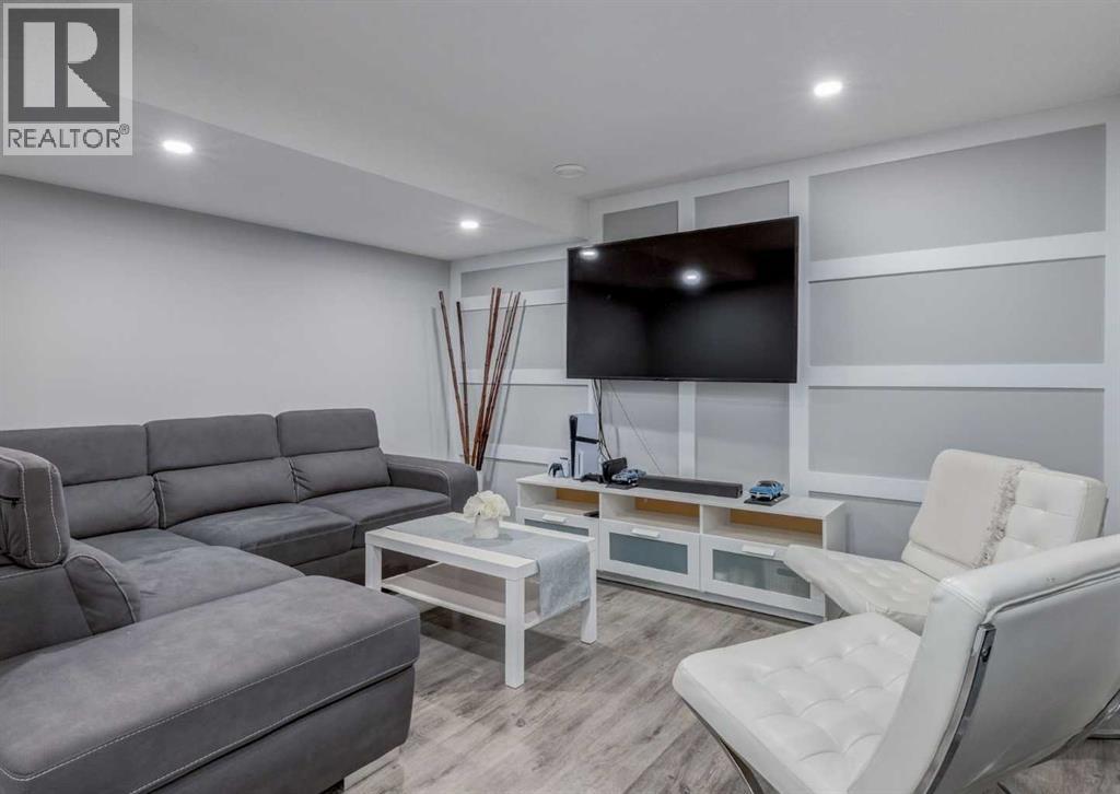 Single Family House for Sale in  Autumn Crescent SE Auburn Bay Calgary 