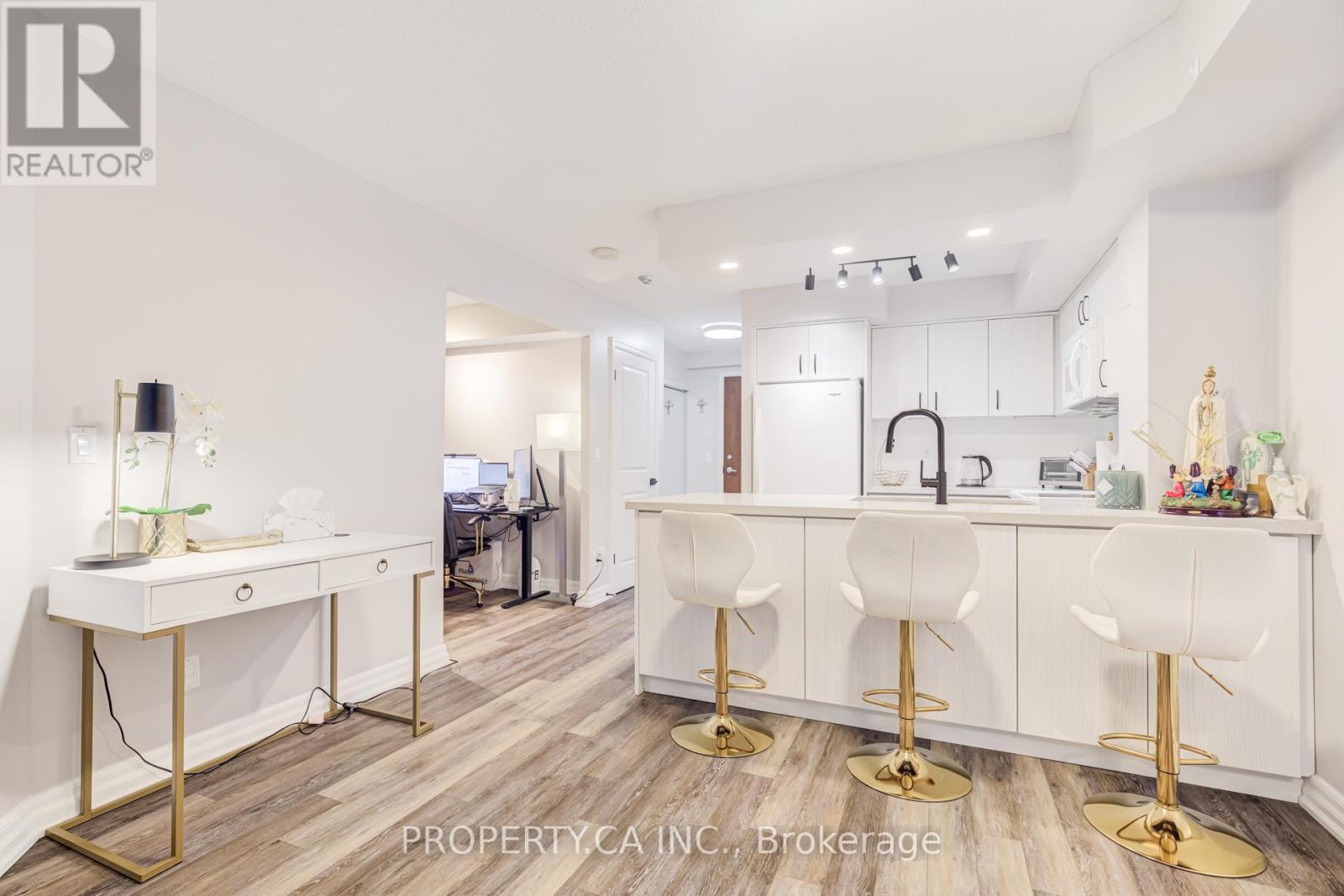 904 - 4090 LIVING ARTS DRIVE