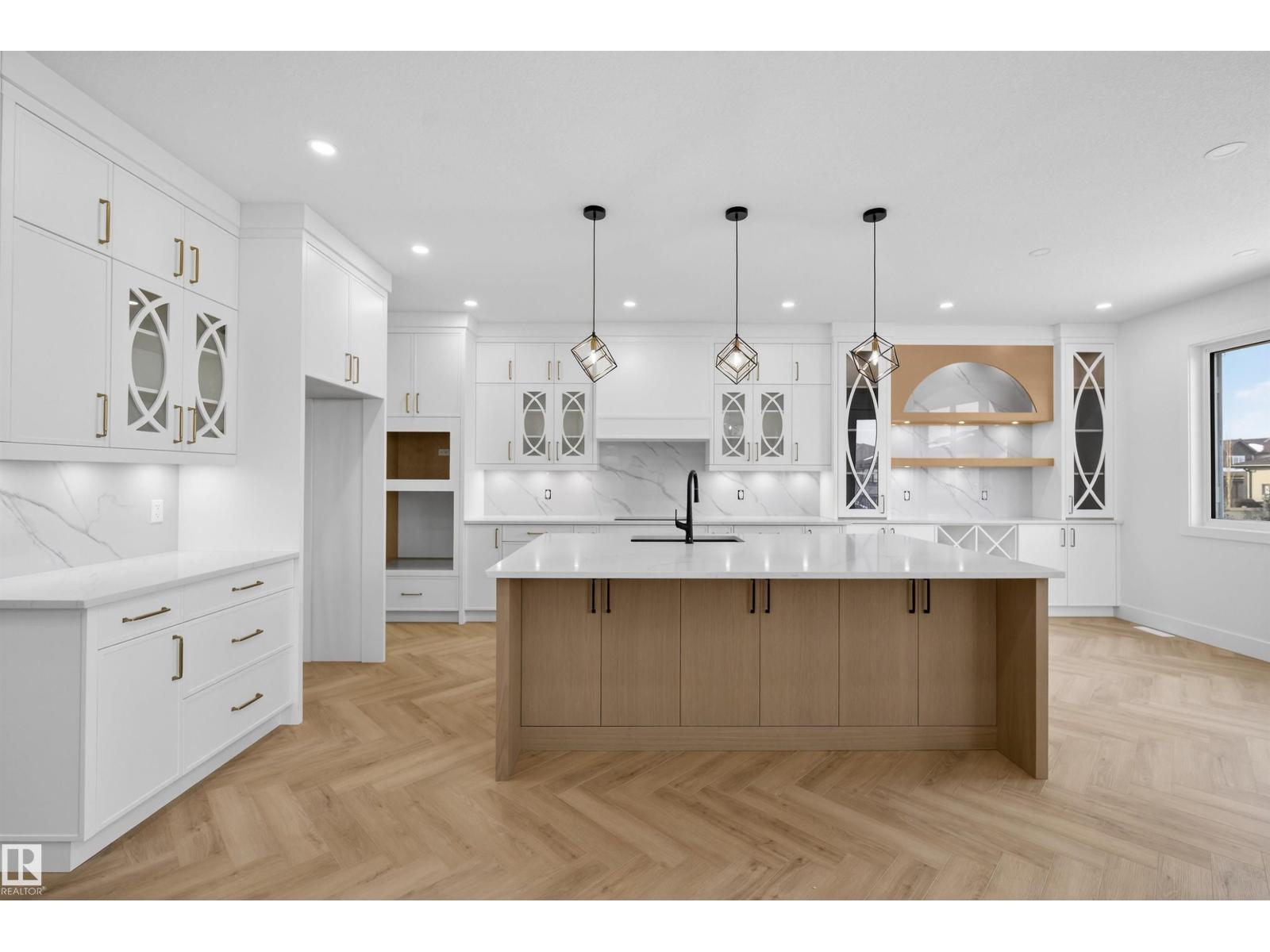 34 AVONLEA WY - 1