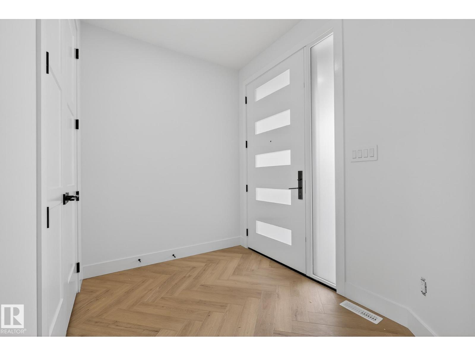 34 AVONLEA WY - 2