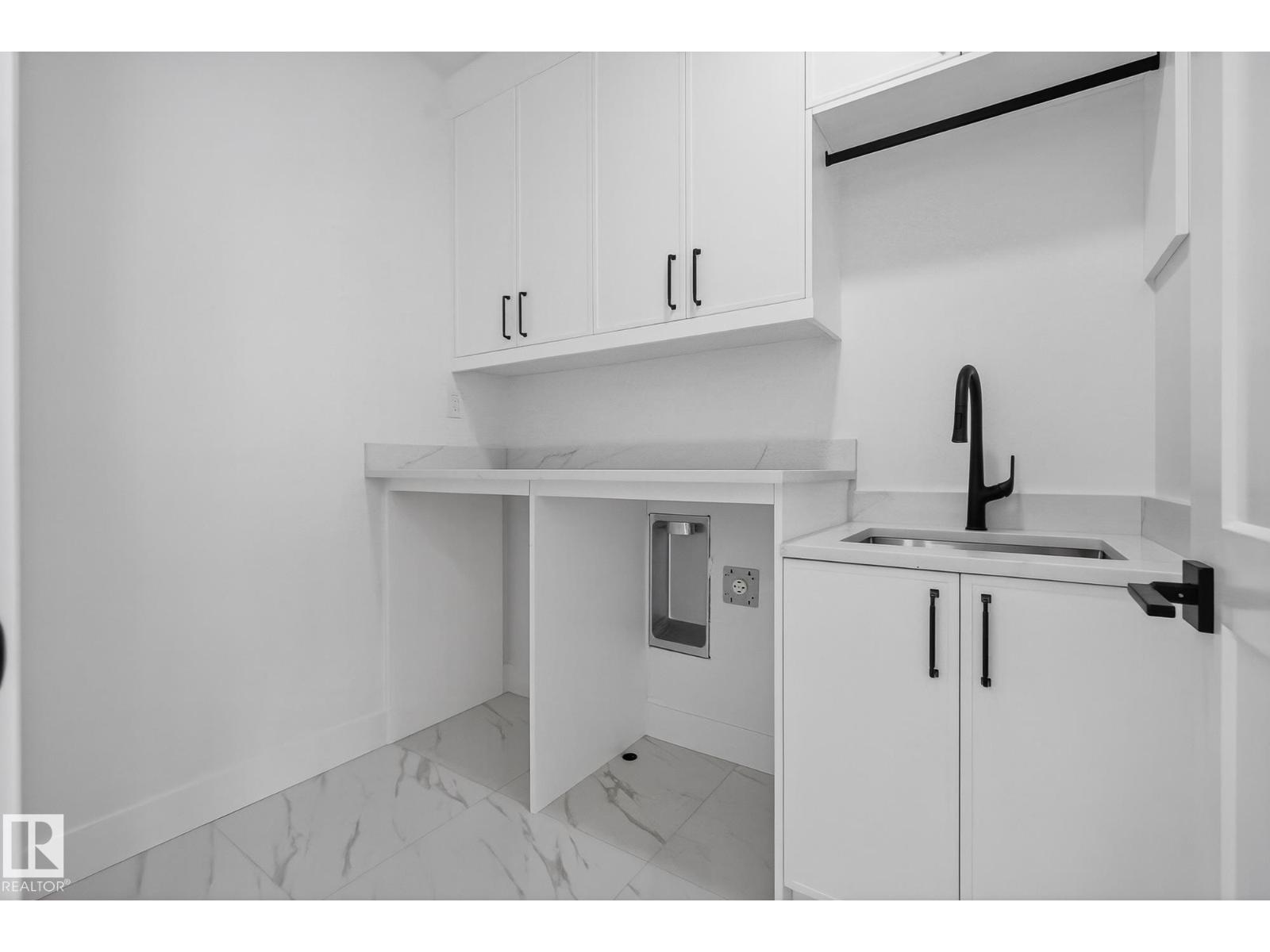 34 AVONLEA WY - 26
