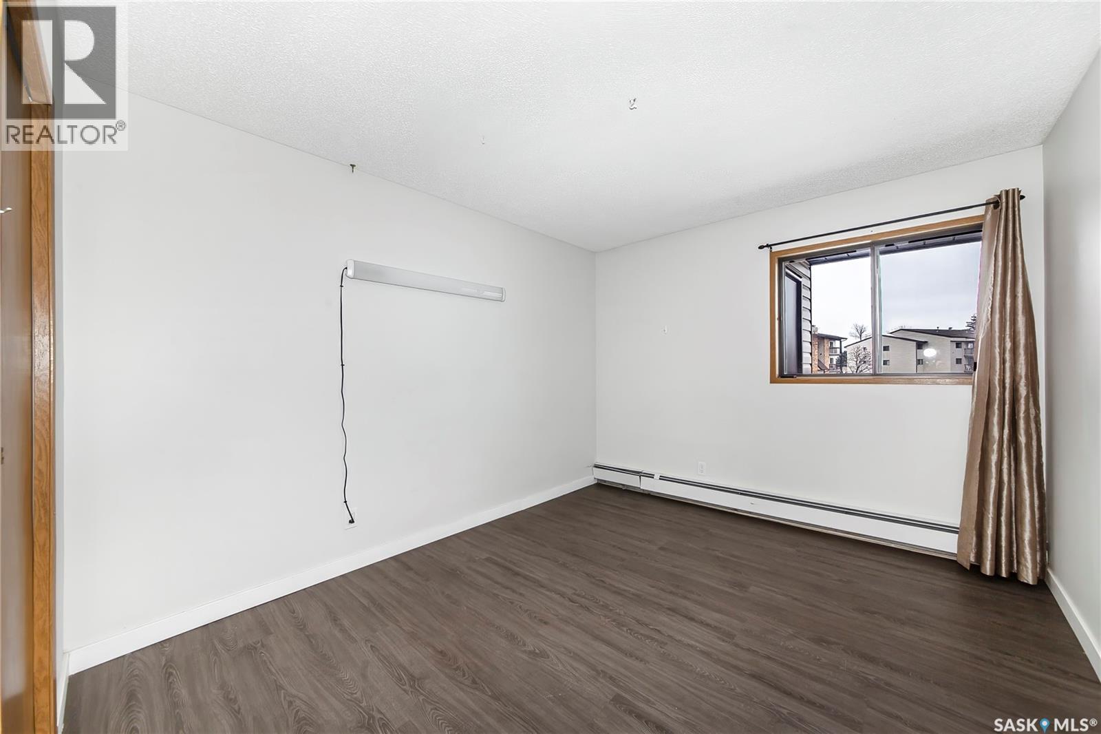 #204 345 Kingsmere BOULEVARD - 22