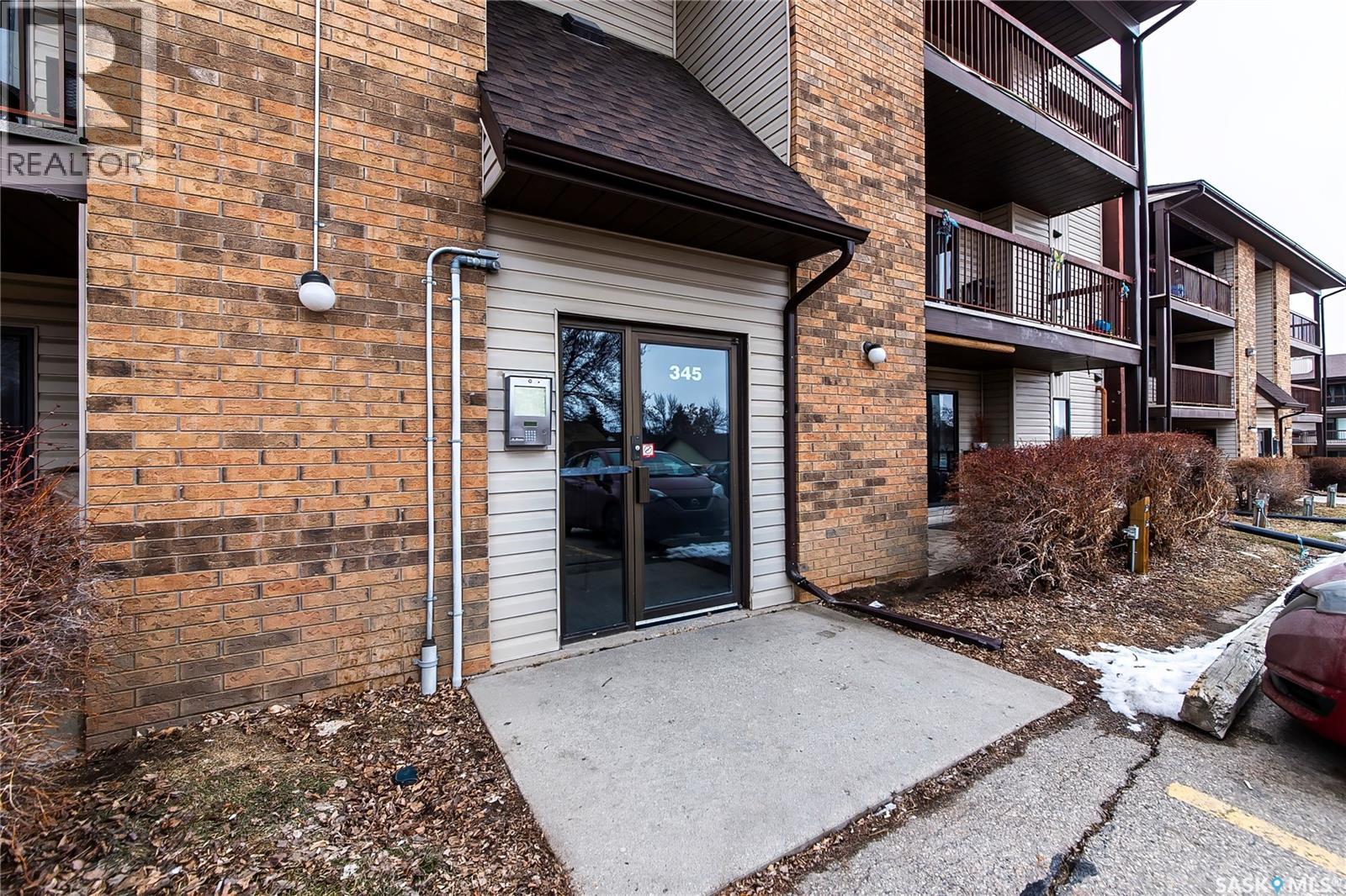 #204 345 Kingsmere BOULEVARD - 4