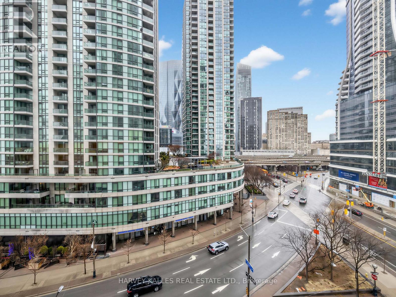 #705 10 YONGE STREET - 42