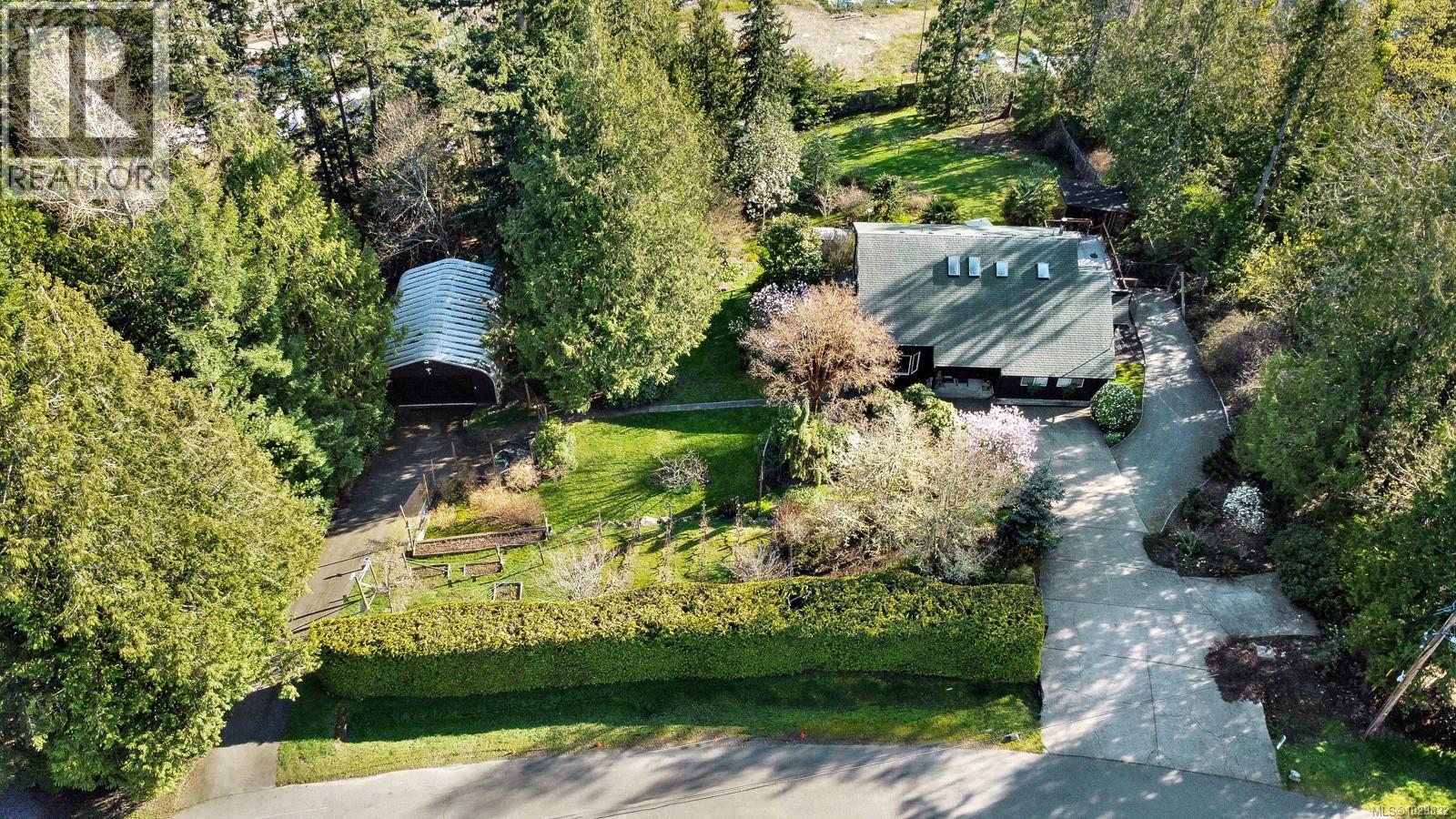 11007 Cedar Lane, North Saanich