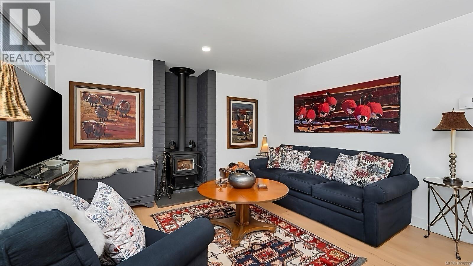 11007 Cedar Lane, North Saanich