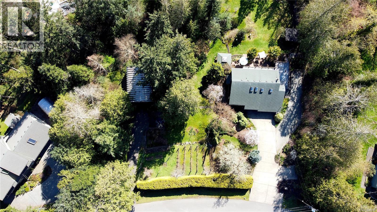 11007 Cedar Lane, North Saanich