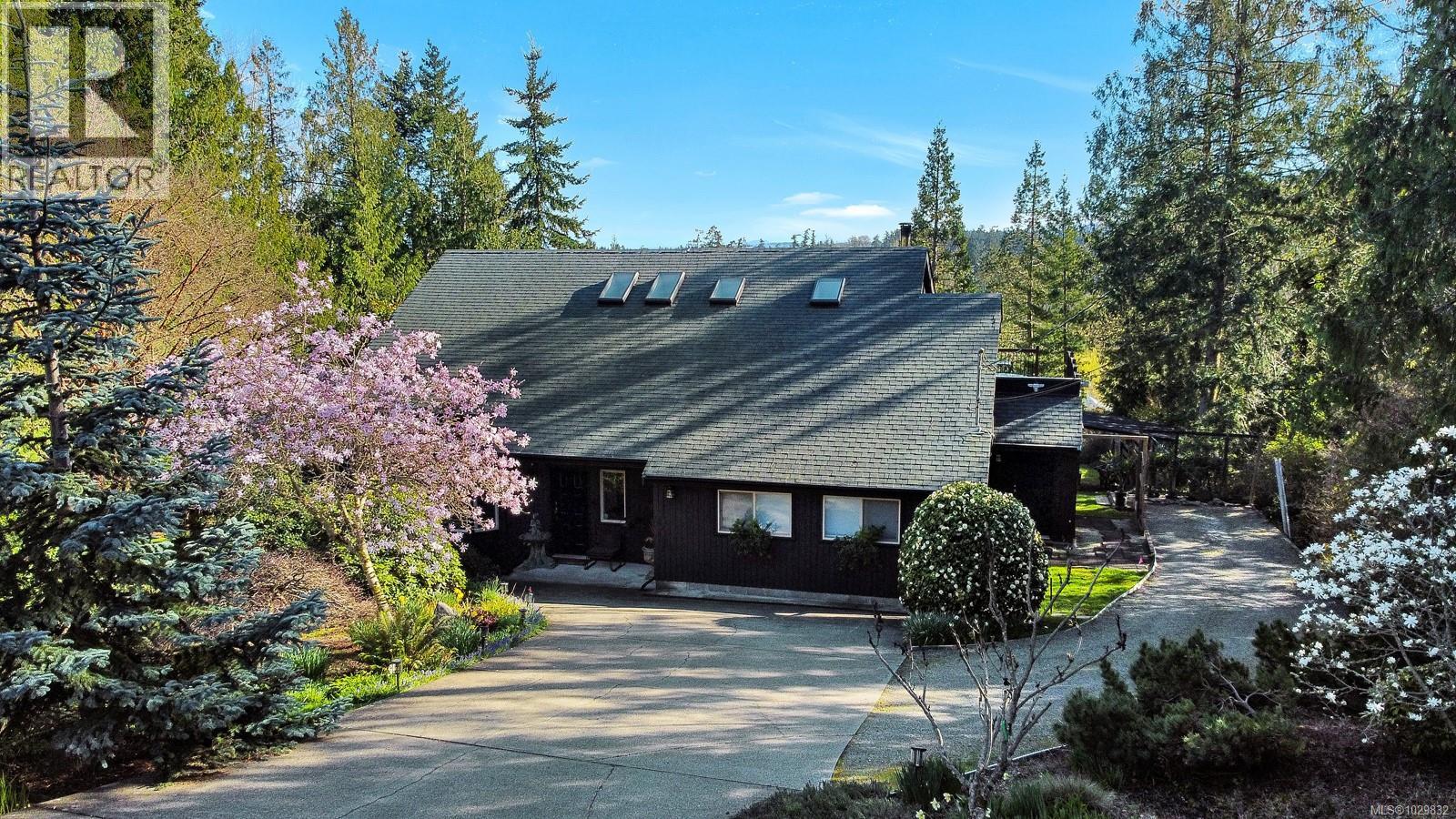 11007 Cedar Lane, North Saanich