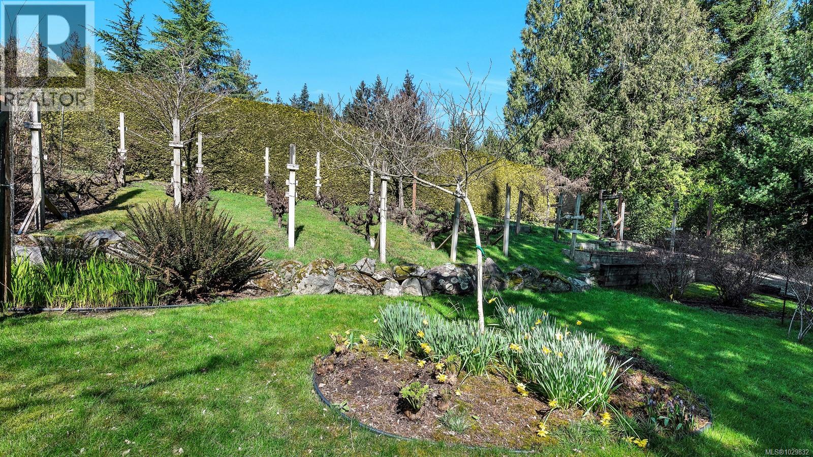 11007 Cedar Lane, North Saanich