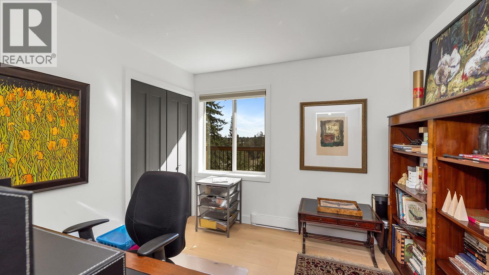 11007 Cedar Lane, North Saanich