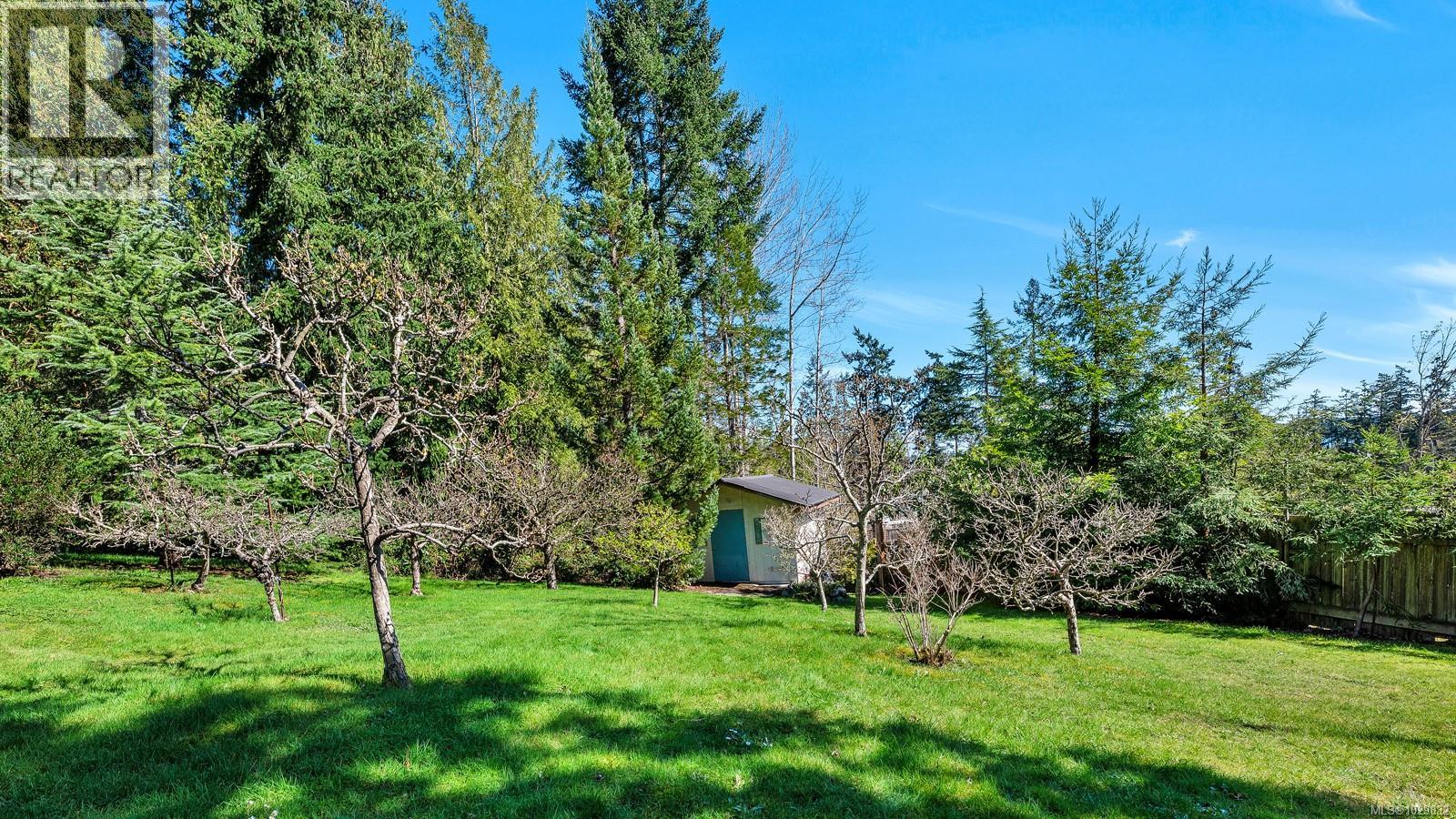 11007 Cedar Lane, North Saanich