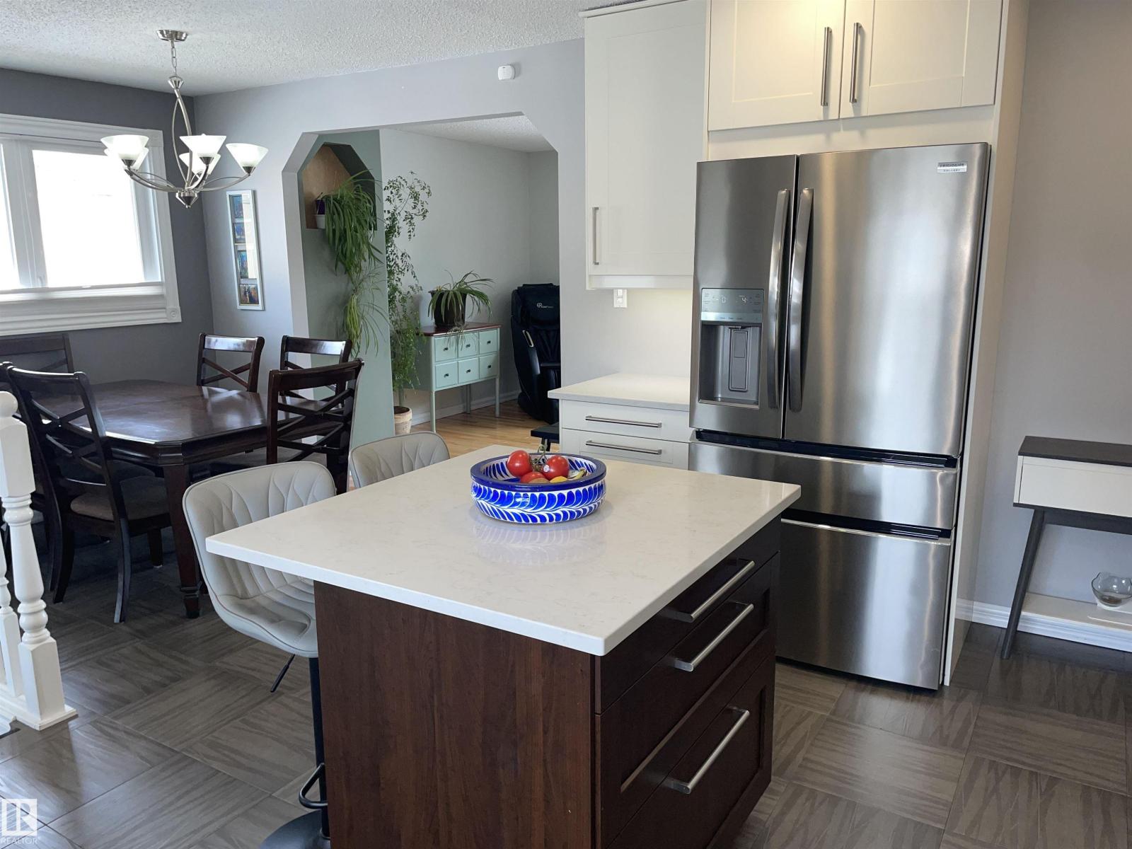 14212 30 ST NW, Edmonton