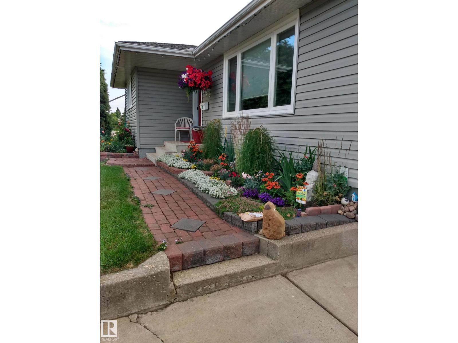 14212 30 ST NW, Edmonton