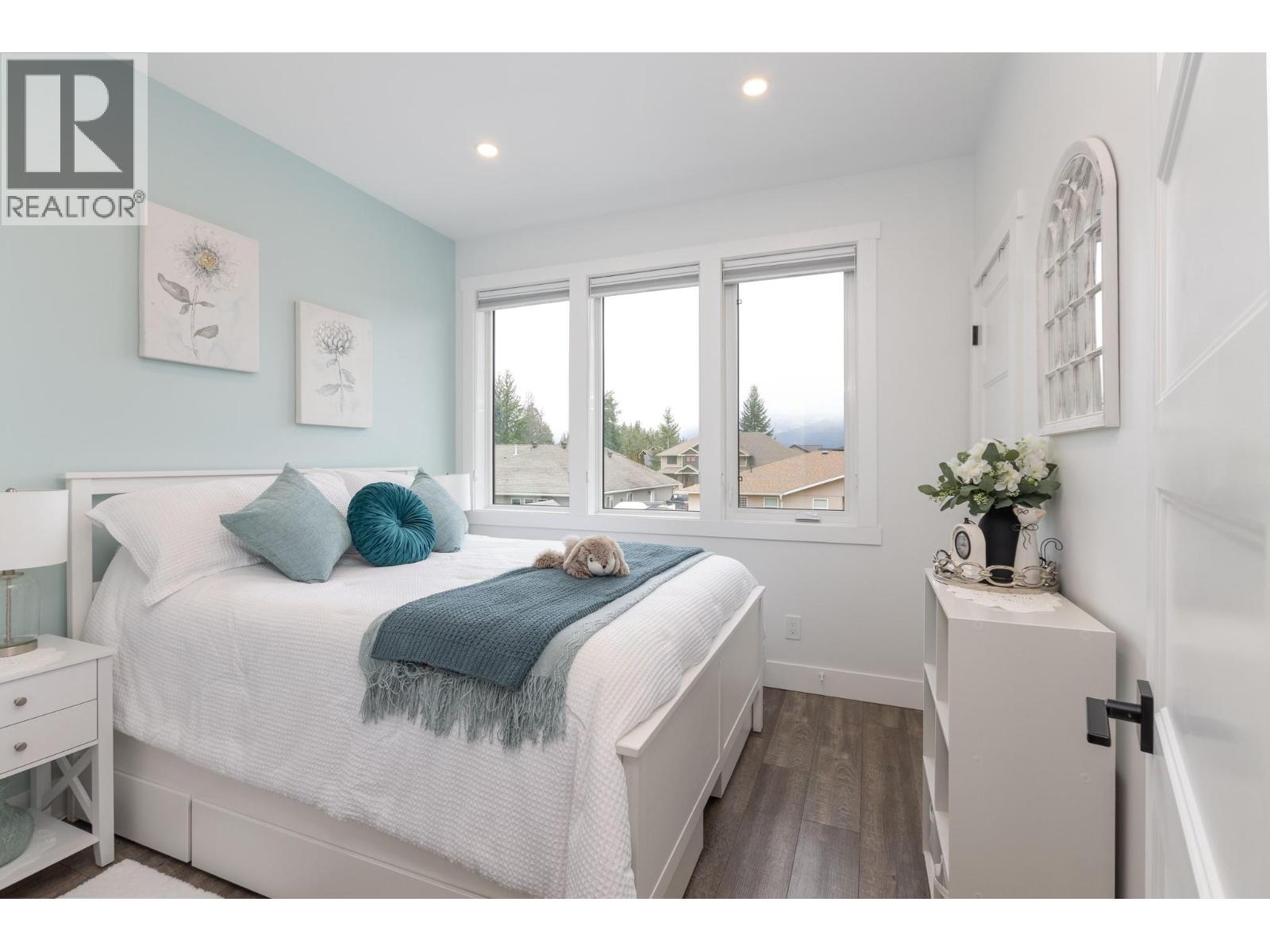 4 1441 20 Avenue Southeast, Salmon Arm