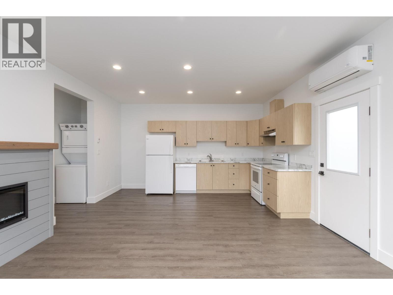 4 1441 20 Avenue Southeast, Salmon Arm