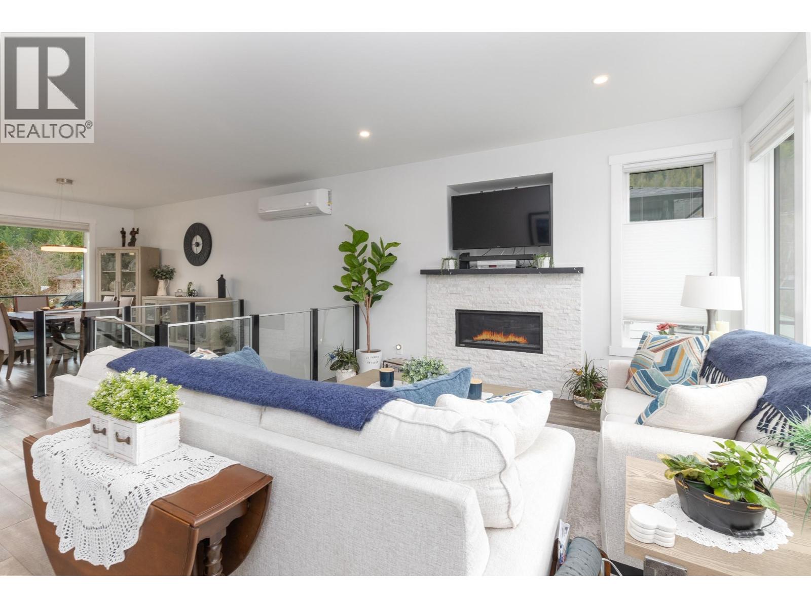 4 1441 20 Avenue Southeast, Salmon Arm