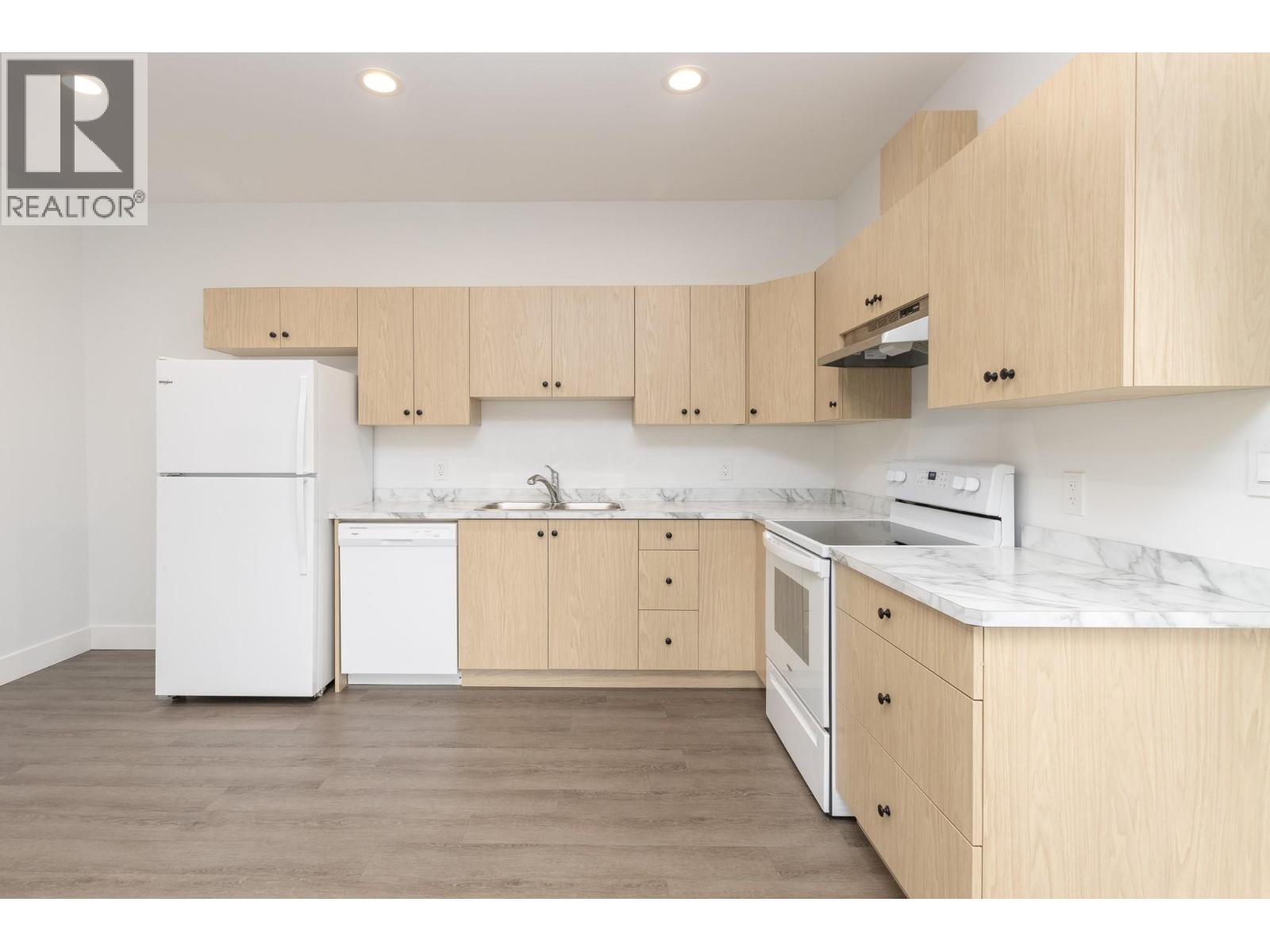 4 1441 20 Avenue Southeast, Salmon Arm