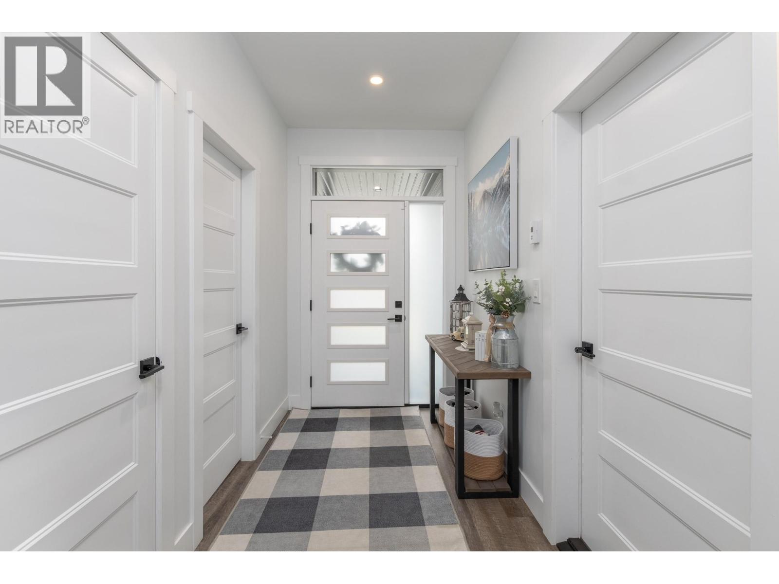 4 1441 20 Avenue Southeast, Salmon Arm