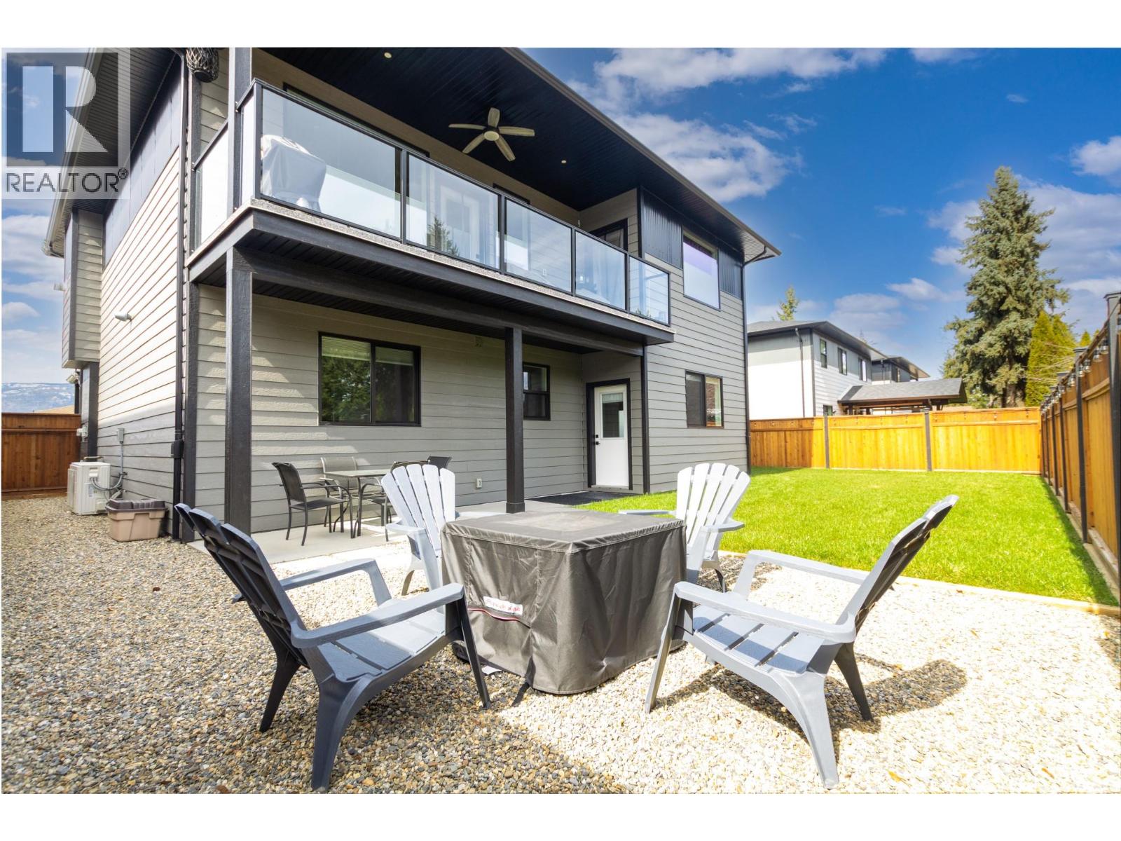 4 1441 20 Avenue Southeast, Salmon Arm