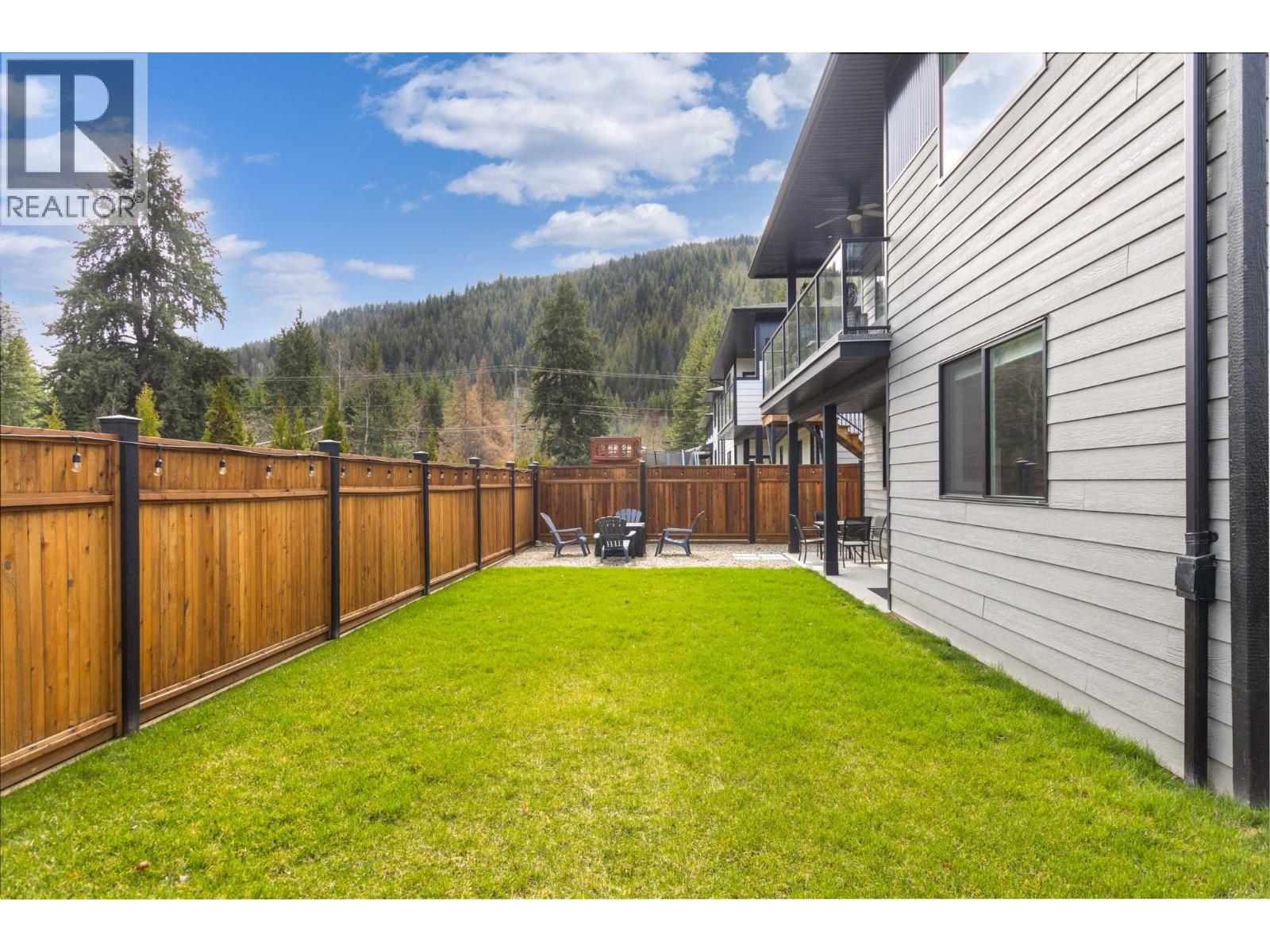 4 1441 20 Avenue Southeast, Salmon Arm
