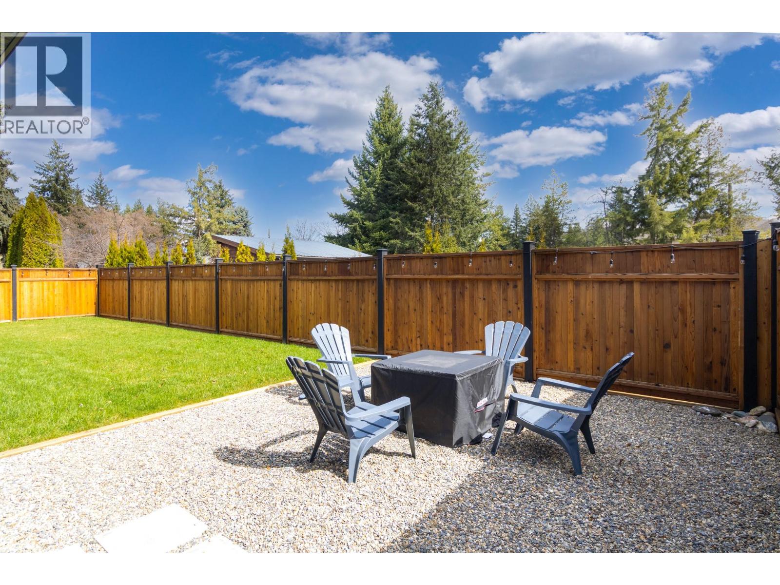 4 1441 20 Avenue Southeast, Salmon Arm