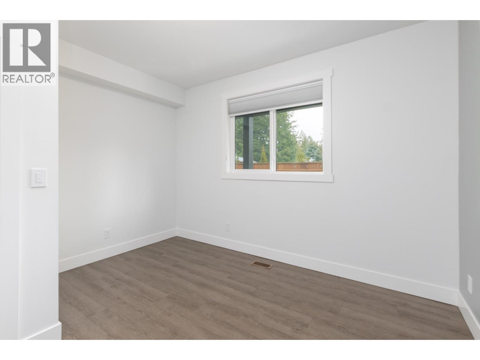 4 1441 20 Avenue Southeast, Salmon Arm