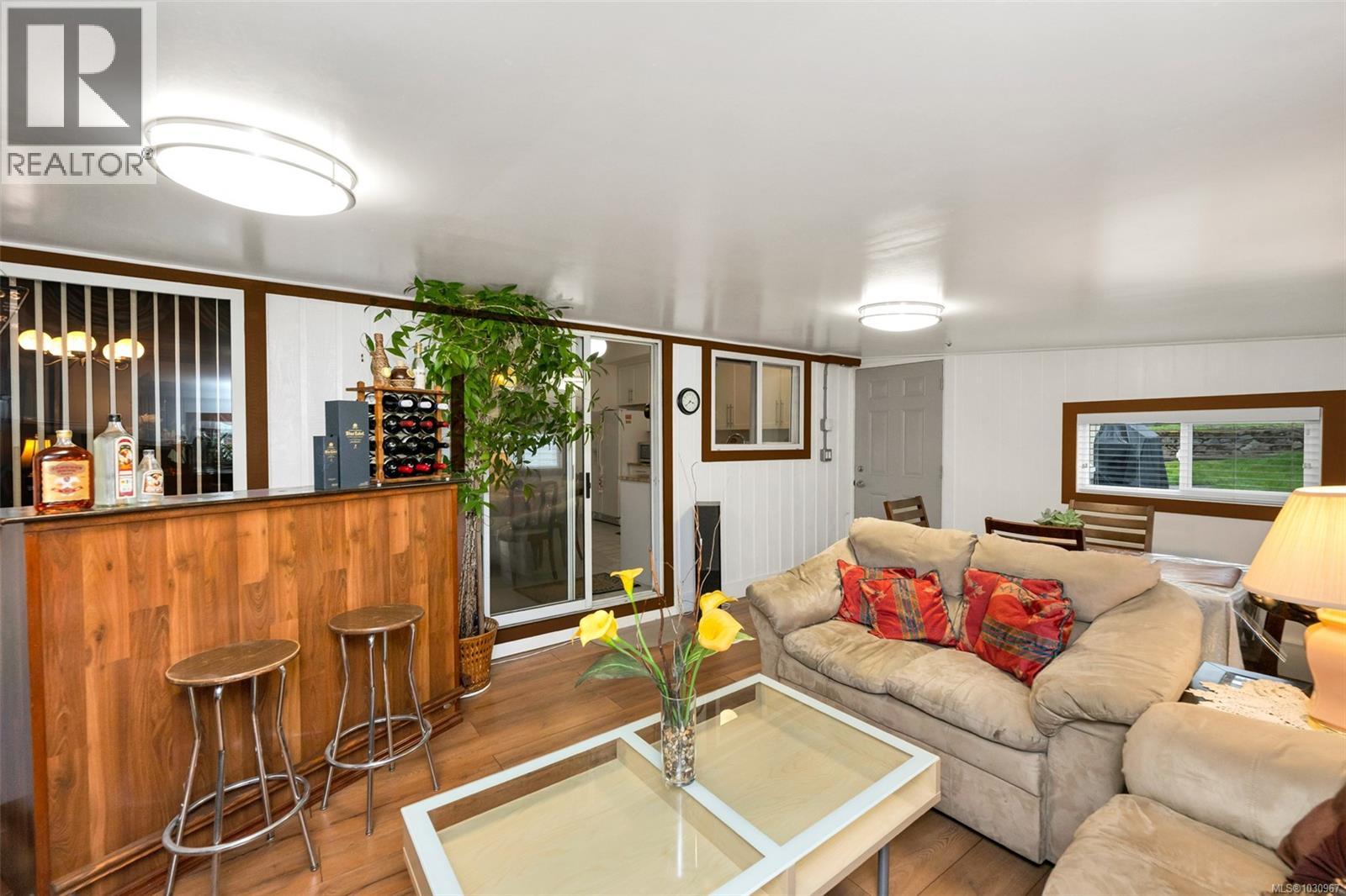 803 Kimberly Pl, Saanich