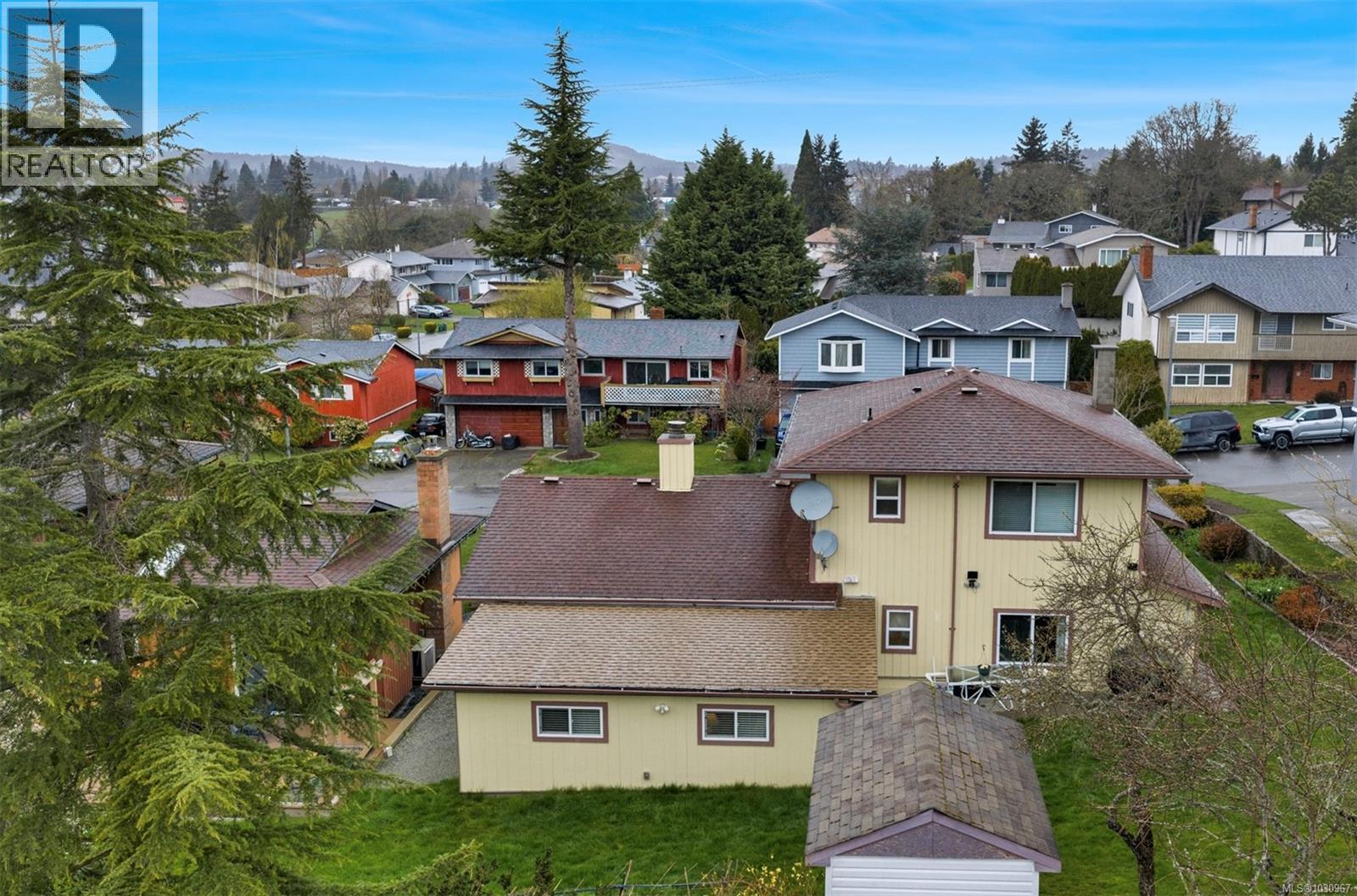 803 Kimberly Pl, Saanich