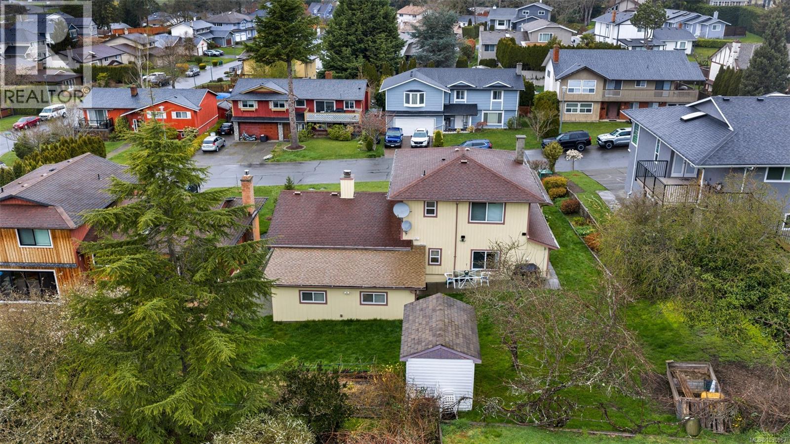 803 Kimberly Pl, Saanich