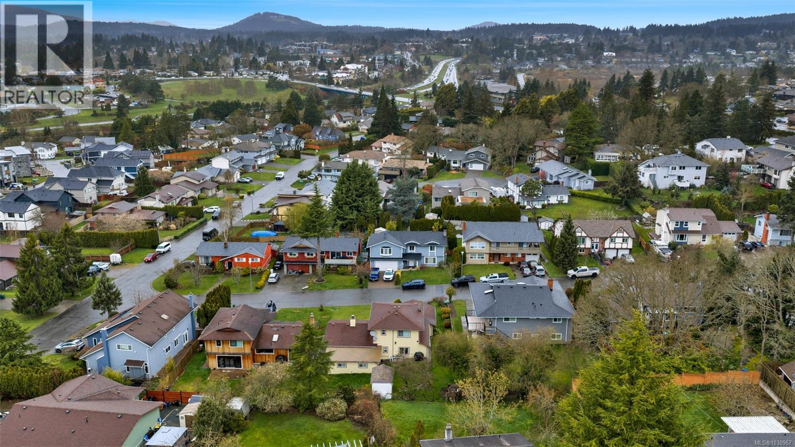 803 Kimberly Pl, Saanich