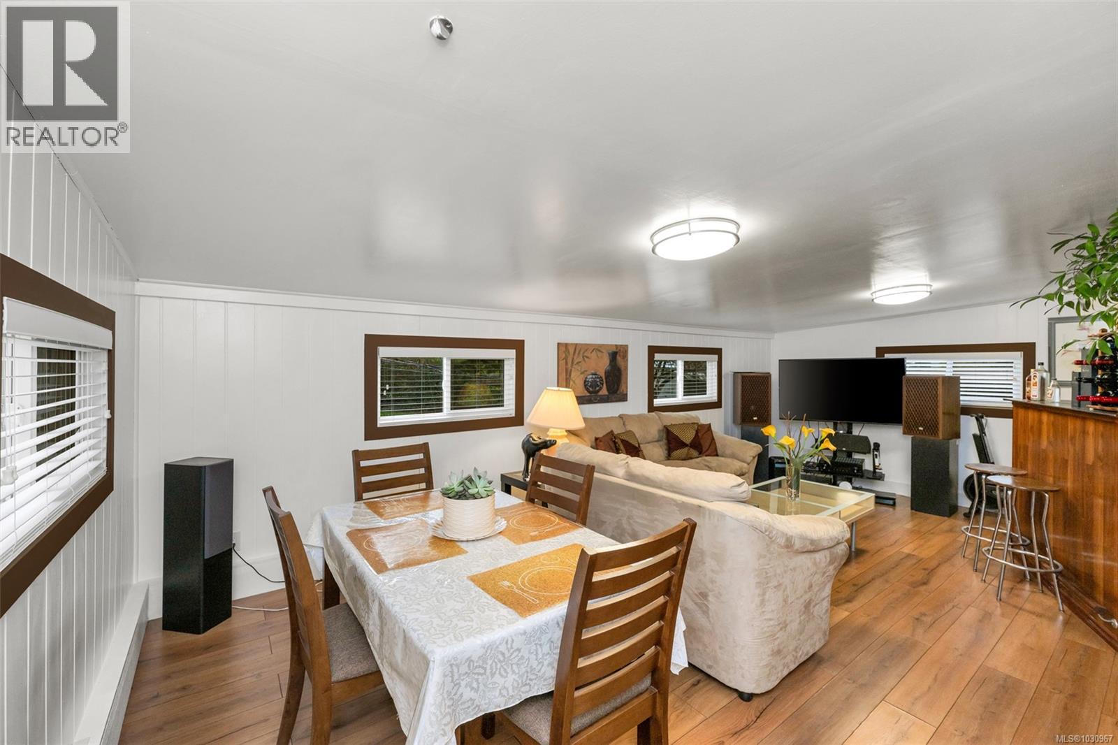 803 Kimberly Pl, Saanich