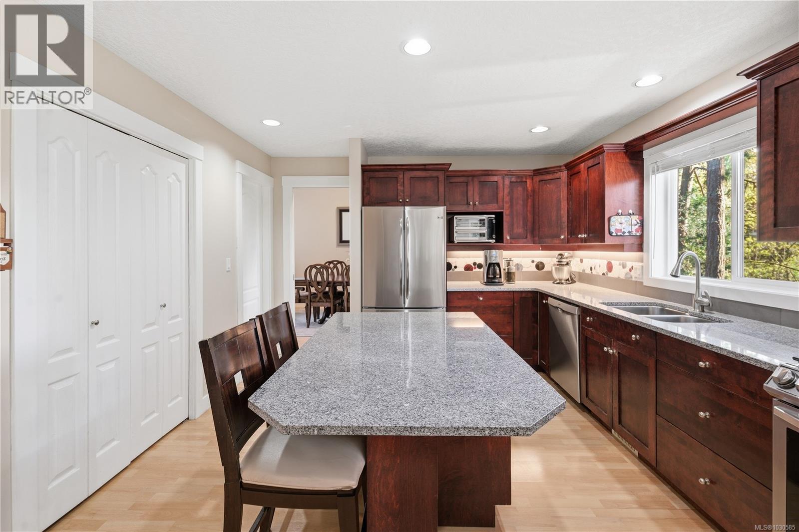 81 Chilco Ridge Pl, View Royal