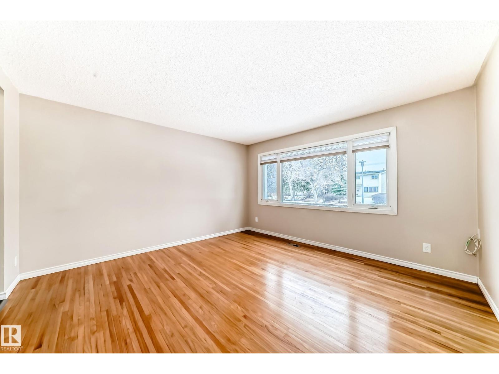 13222 83 ST NW, Edmonton