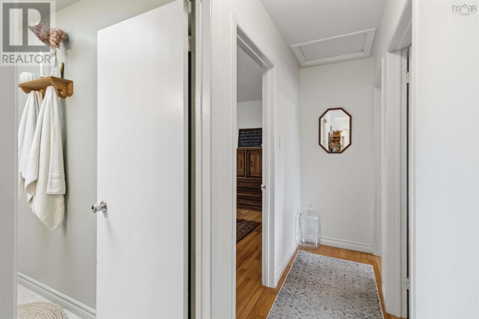 100 GREENDALE COURT - 11