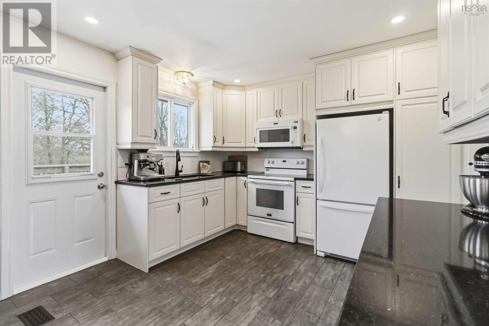 100 GREENDALE COURT - 10