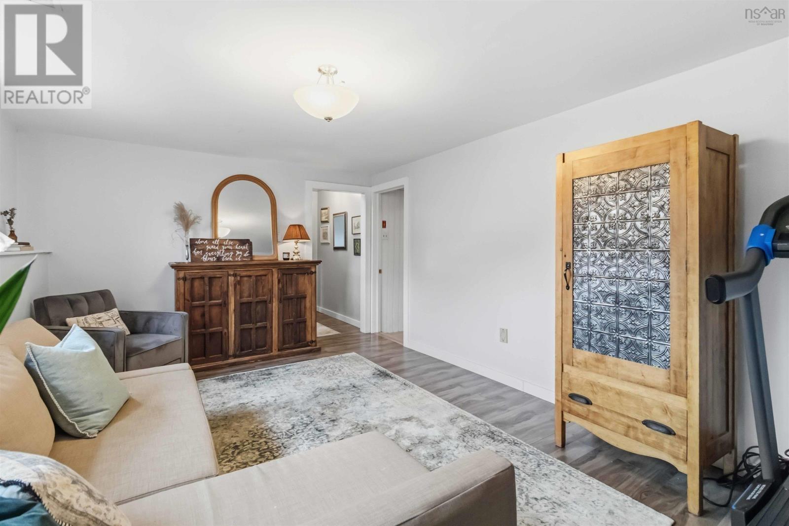 100 GREENDALE COURT - 19