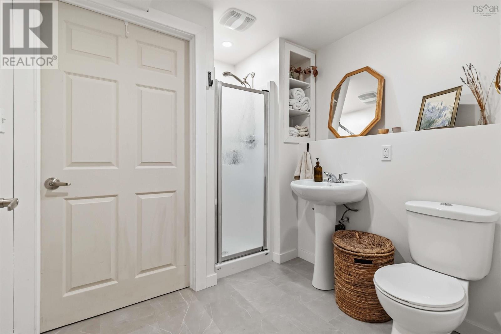 100 GREENDALE COURT - 23