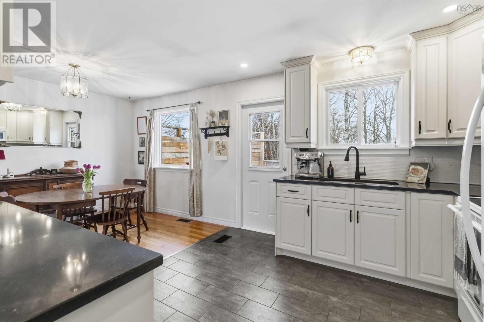 100 GREENDALE COURT - 9