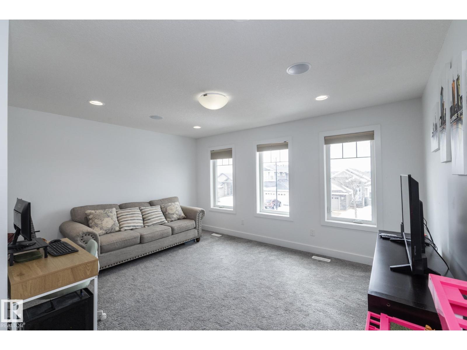 14 EDGEWATER TERR North, St. Albert