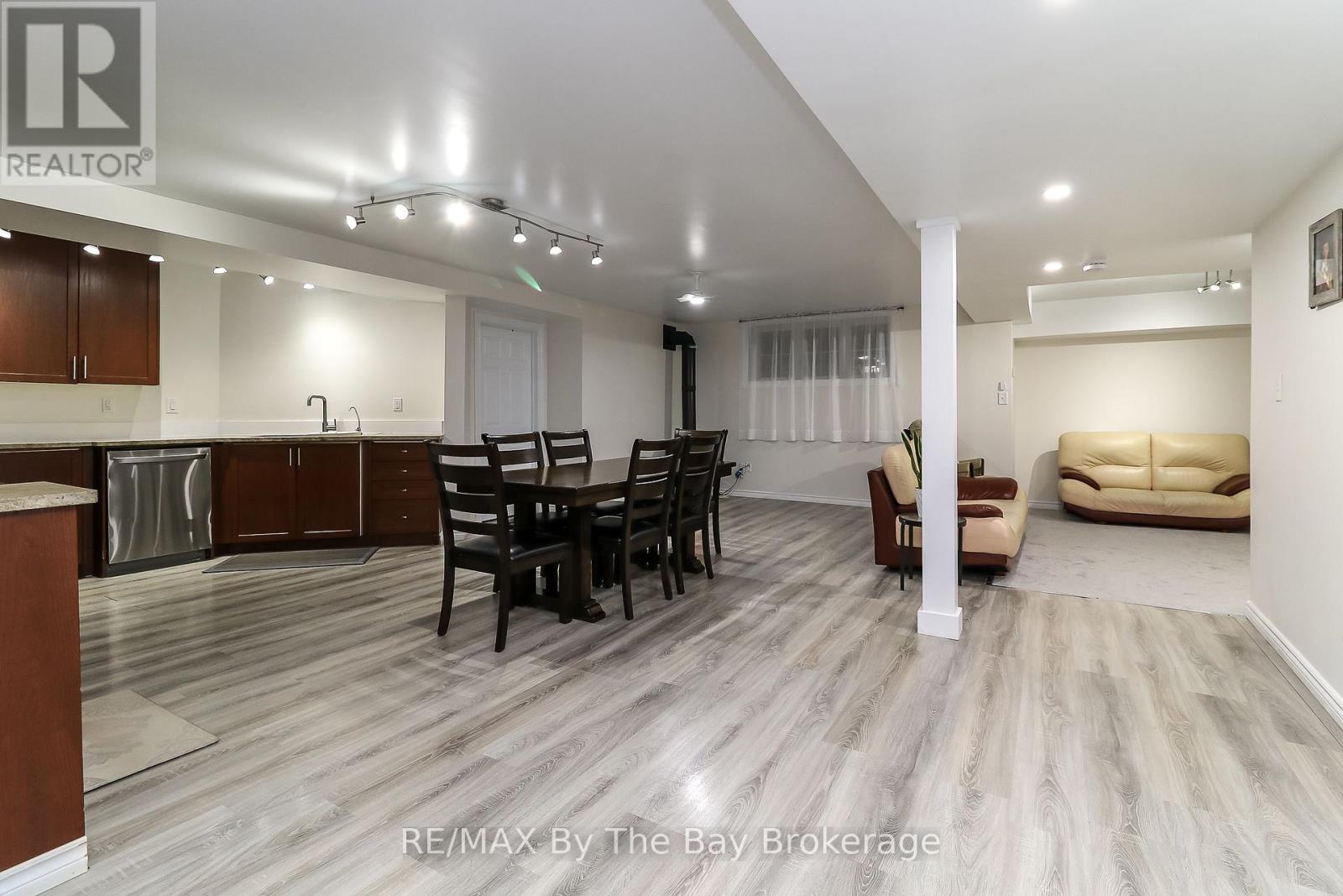 37 WALNUT DRIVE - 41