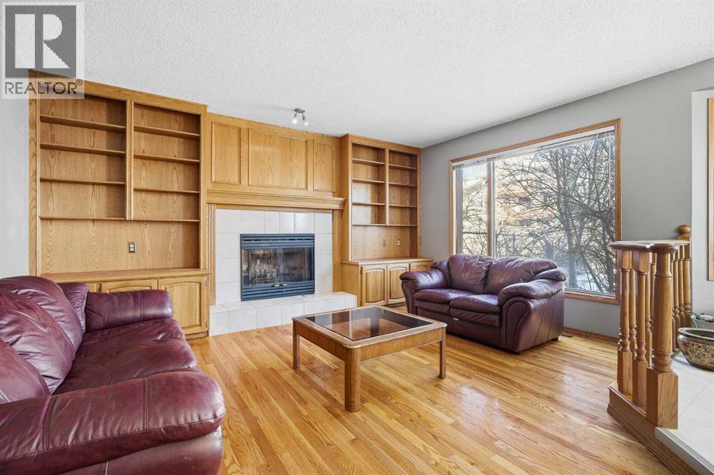 146 Hawkdale Circle NW, Calgary, Alberta