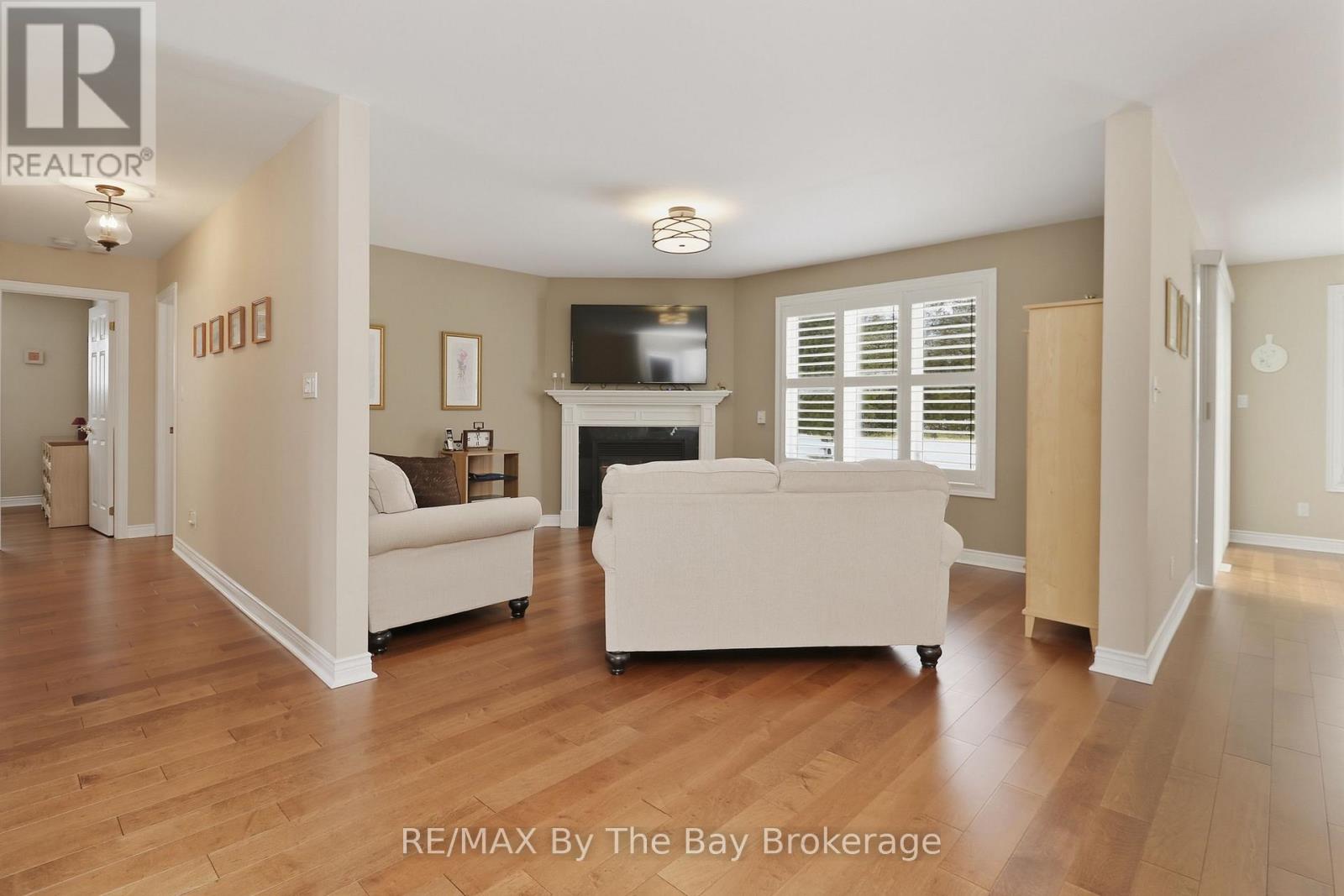 22 BRITTON COURT - 19