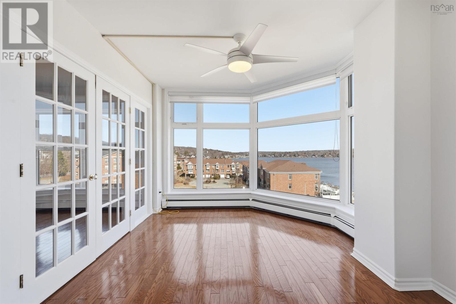 #403 99 WATERFRONT DRIVE - 21