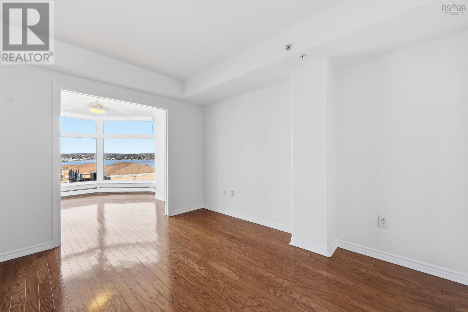 #403 99 WATERFRONT DRIVE - 28