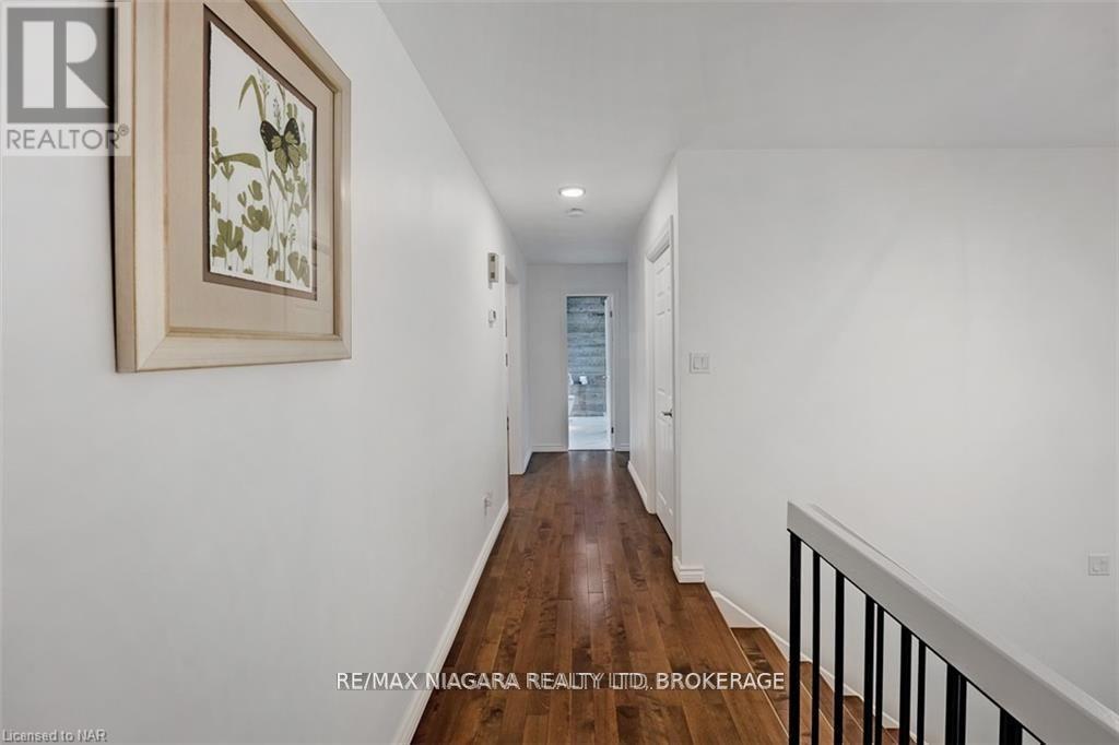50 MELROSE DRIVE - 12