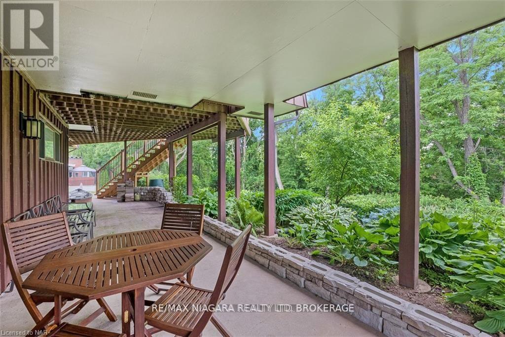 50 MELROSE DRIVE - 24