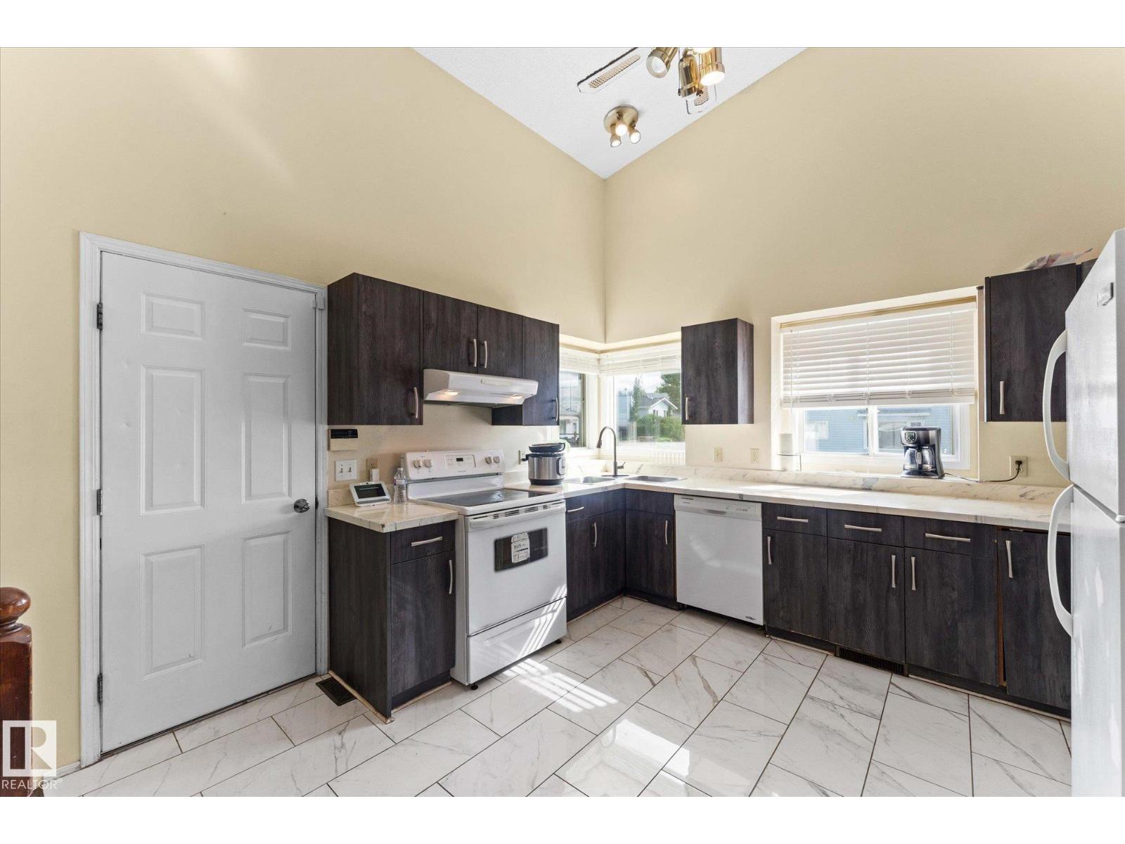 124 KLARVATTEN RD NW, Edmonton