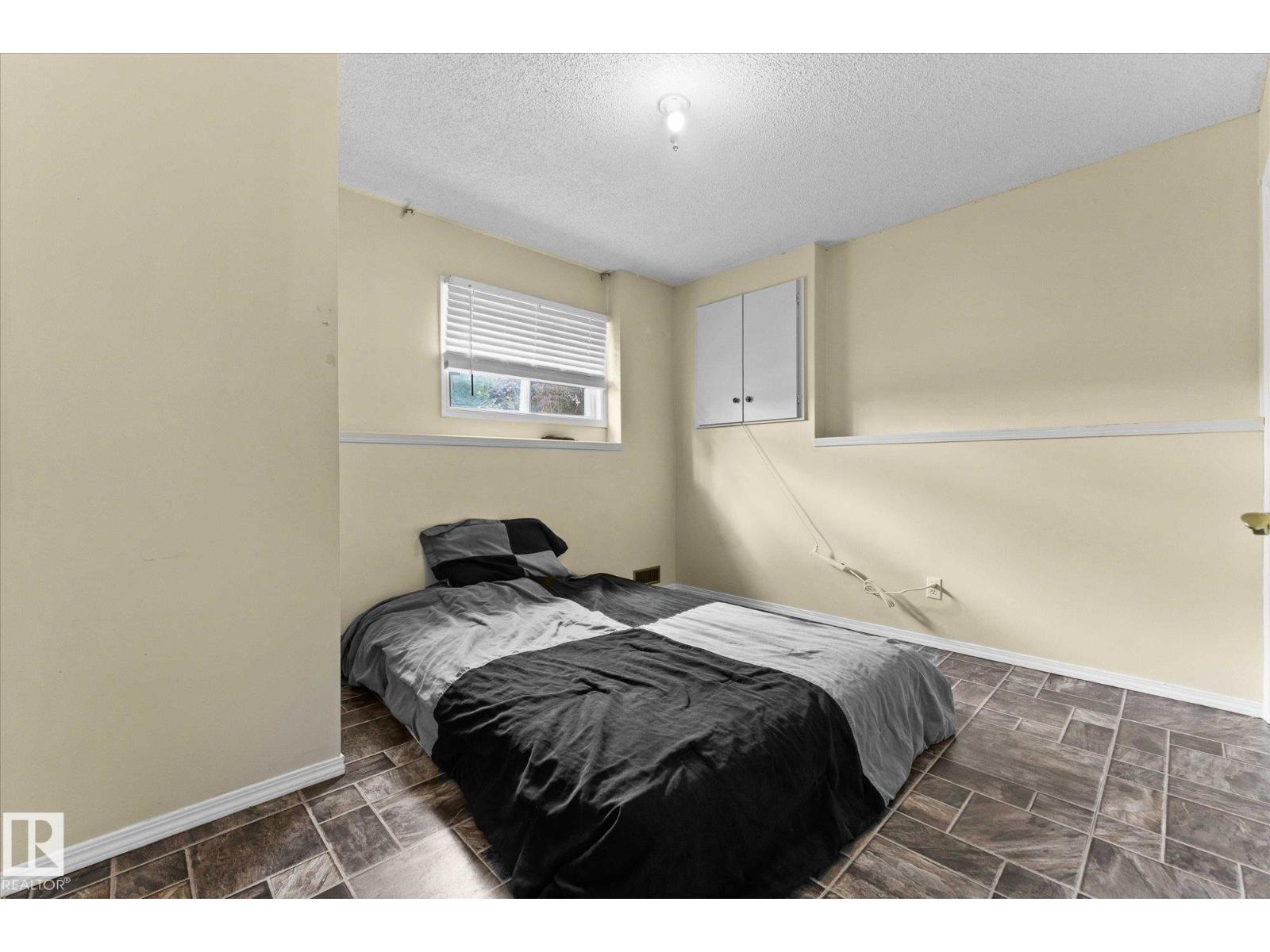 124 KLARVATTEN RD NW, Edmonton