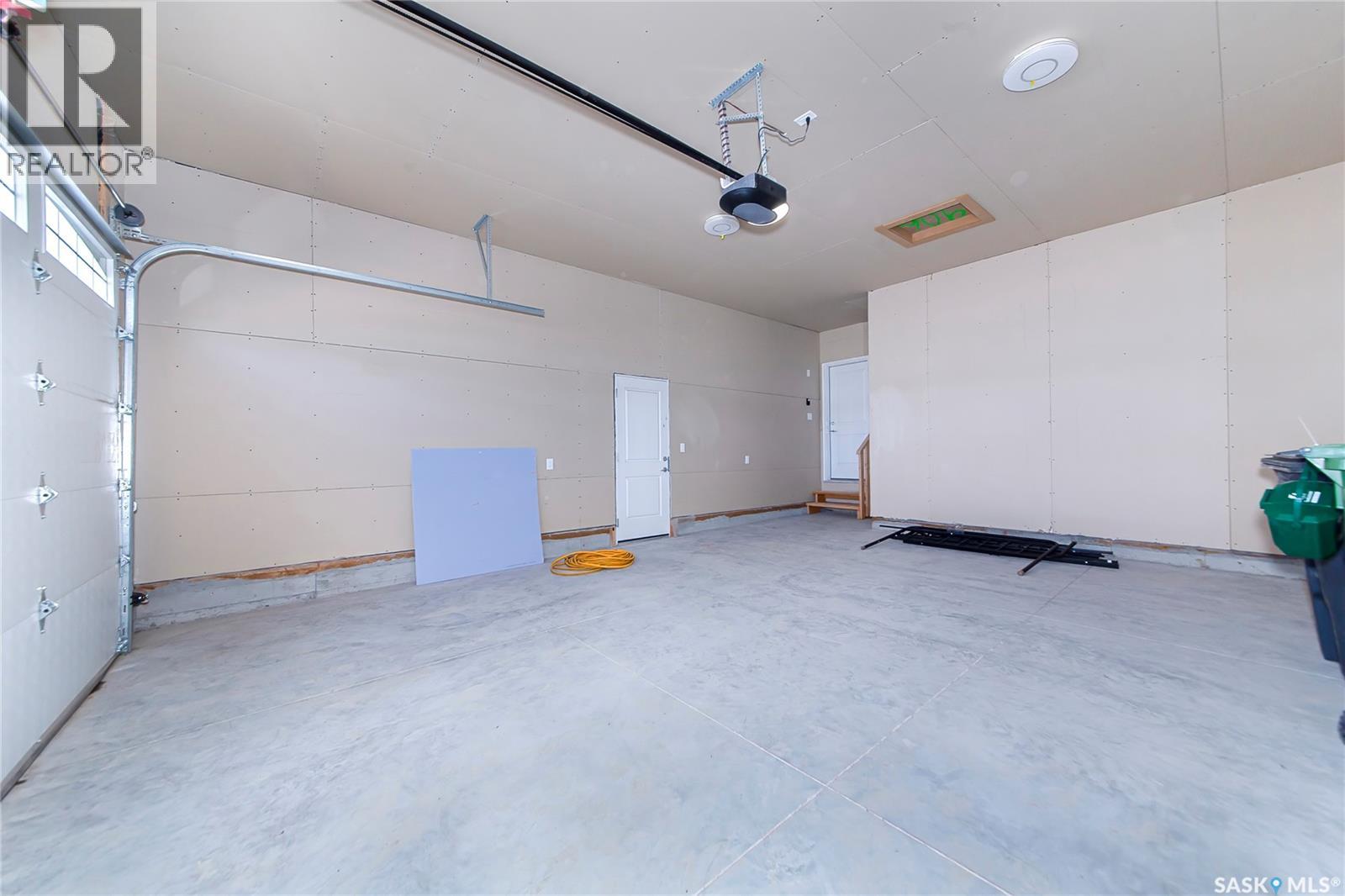 906 Bentley MANOR — photo 31