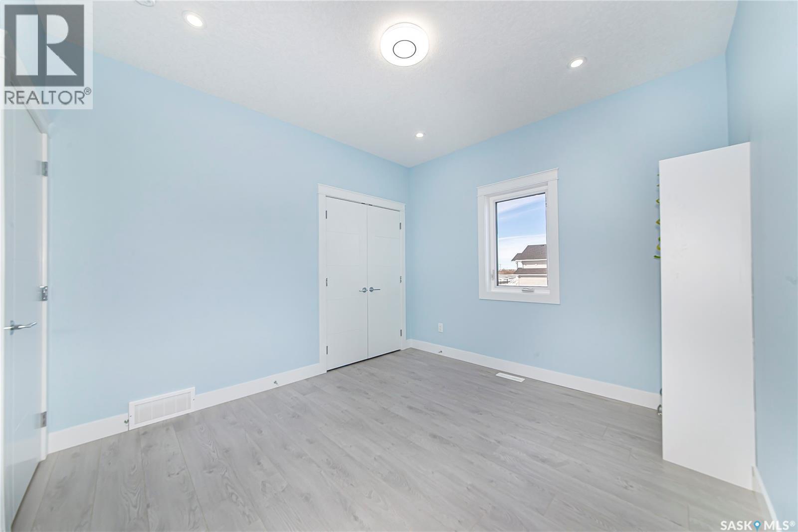 906 Bentley MANOR — photo 17